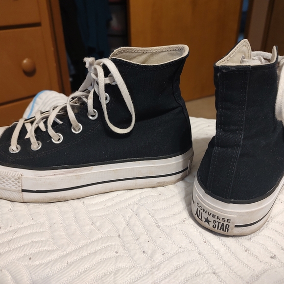 Converse - Picture 3 of 4